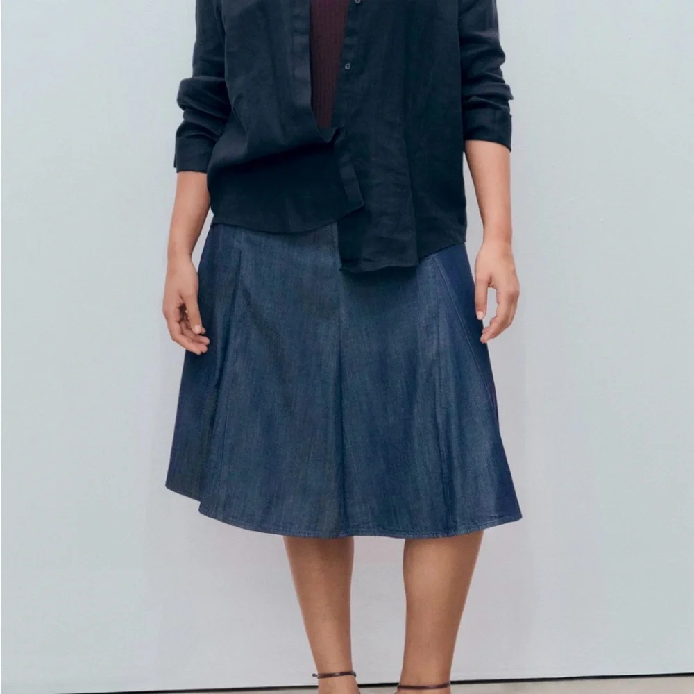 Mango Plus Size 1X Midi Pleated Denim Skirt NWT Preppy Feminine Academia - Picture 3 of 4